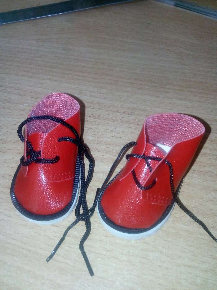 Фотография покупателя товара Ботинки для куклы «Завязки», длина подошвы: 6 см, 1 пара, цвет красный