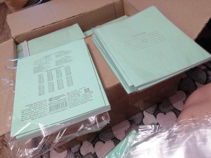 Фотография покупателя товара Тетрадь 18 листов в клетку, "Зелёная обложка", АЦБК, плотность 58-63 г/м2, белизна 90 %, офсет №1, 20 штук в спайке