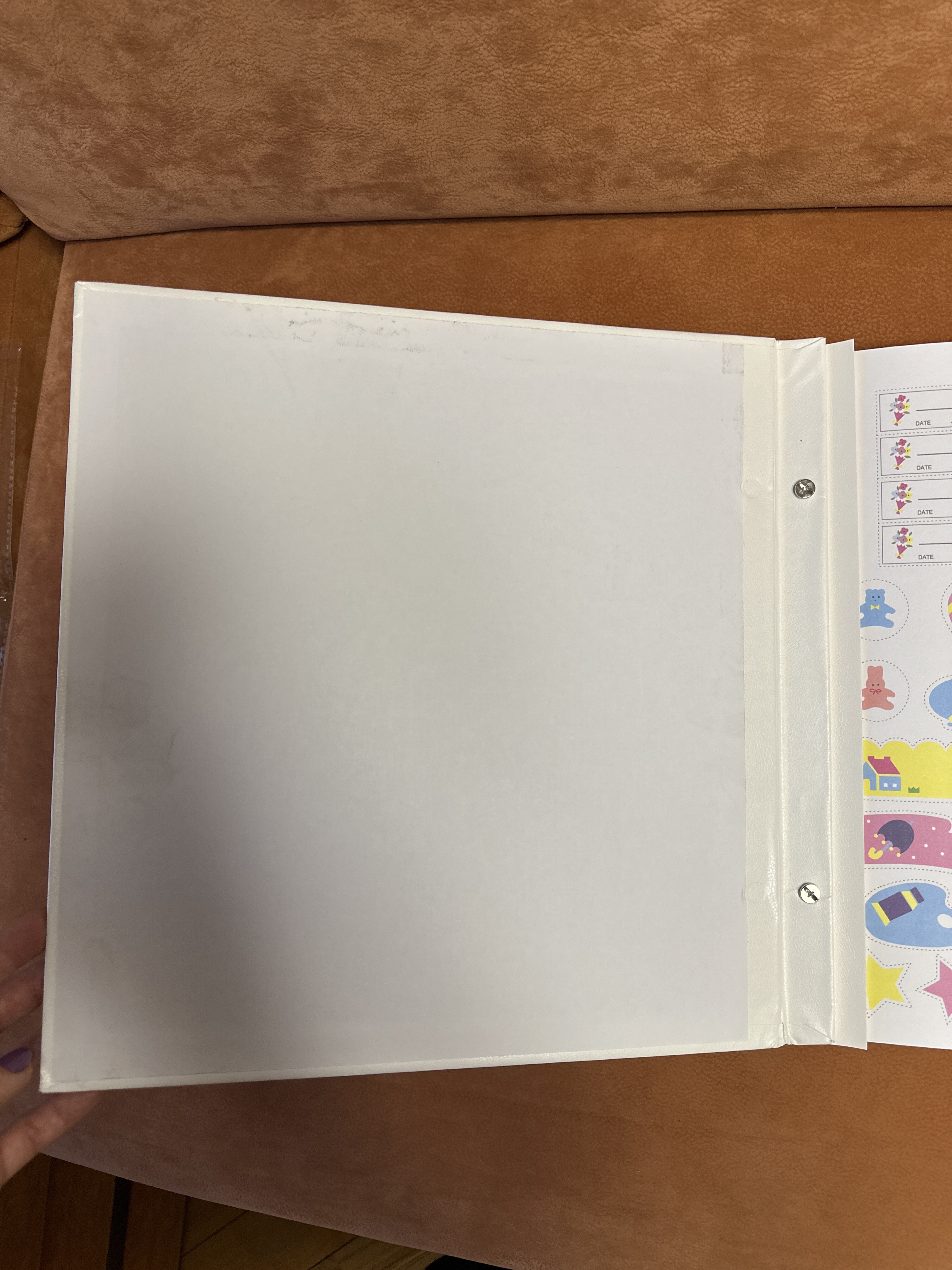 Фотография покупателя товара Фотоальбом магнитный на 20 листов «Коала», кожзам, в коробке, 2.6×32×33.5 см - Фото 3