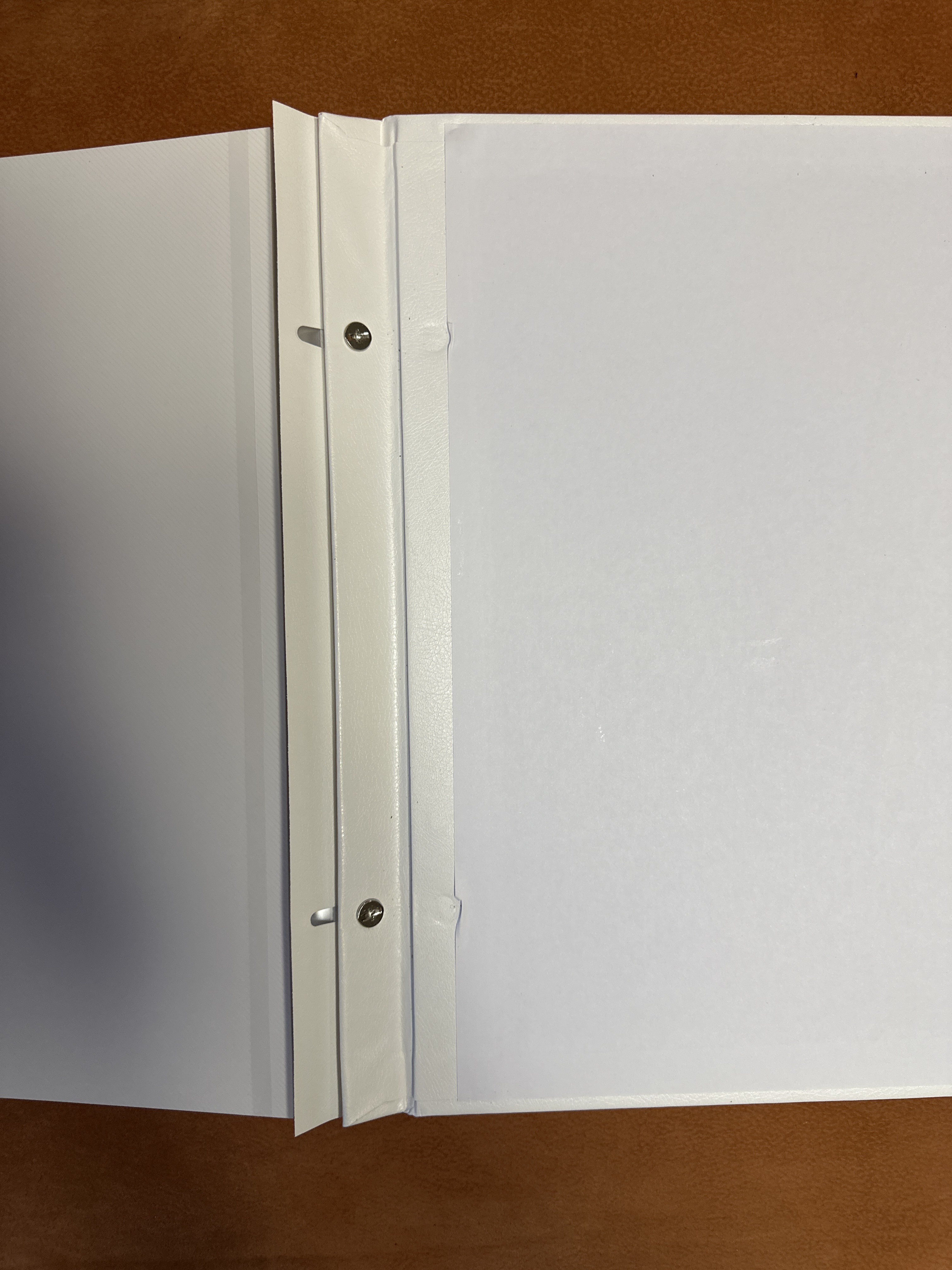 Фотография покупателя товара Фотоальбом магнитный на 20 листов «Коала», кожзам, в коробке, 2.6×32×33.5 см - Фото 5