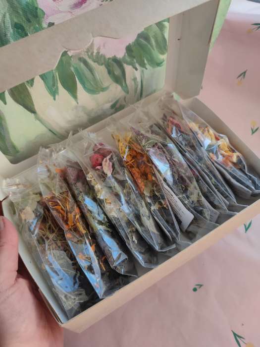 Фотография покупателя товара Бумага упаковочная тишью «С любовью», 50 см × 70 см, 17 грамм - Фото 6