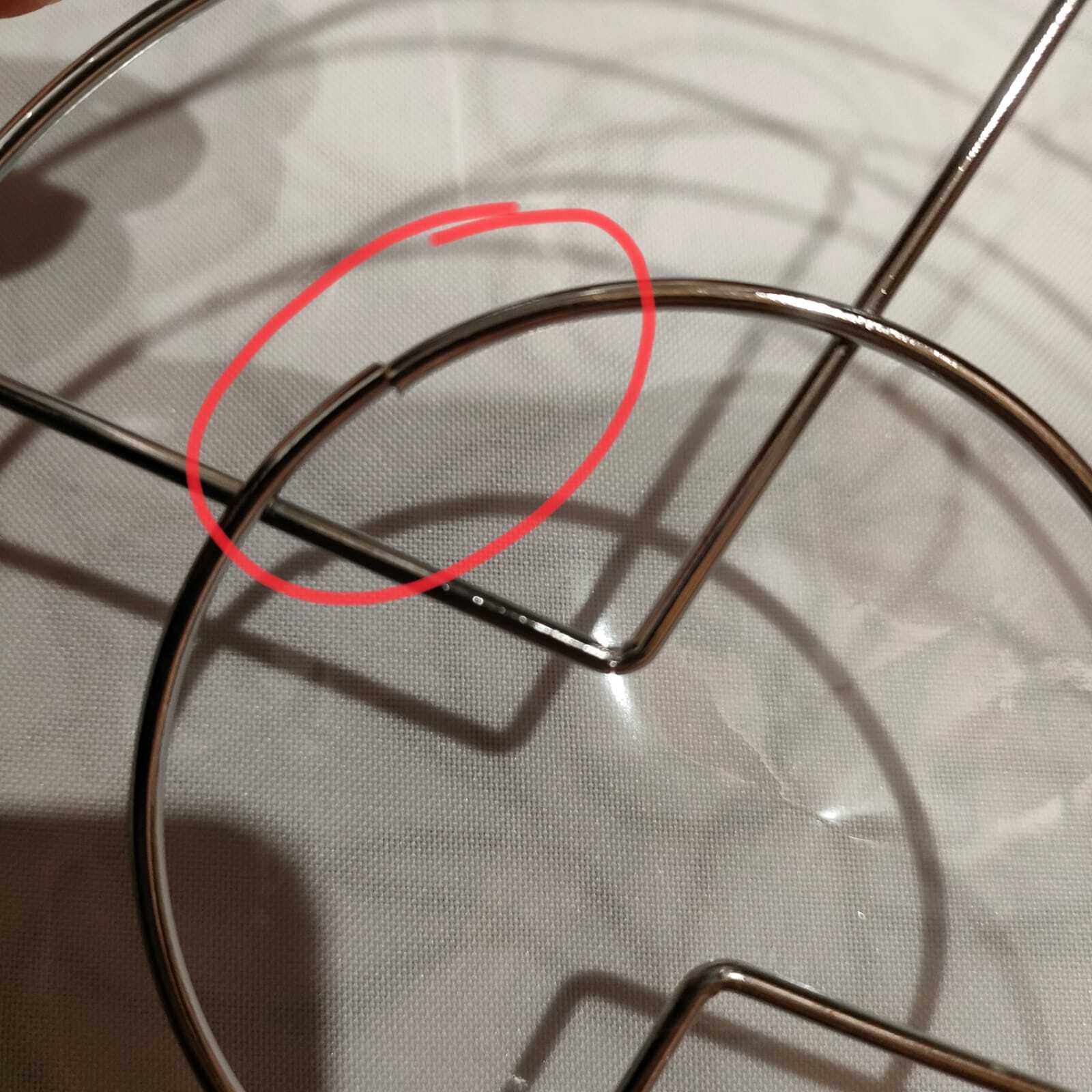 Фотография покупателя товара Подставка под горячее на ножках «Круг», 17.5×17.5×1.5 см, хромированная - Фото 3