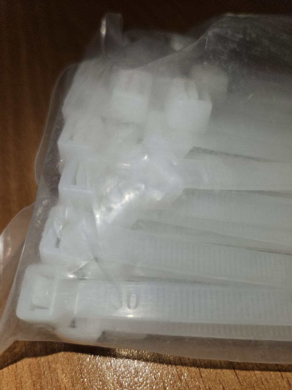 Фотография покупателя товара Хомут нейлоновый для стяжки, ТУНДРА, многоразовая, 7.2×150 мм, белый, 50 шт. - Фото 3