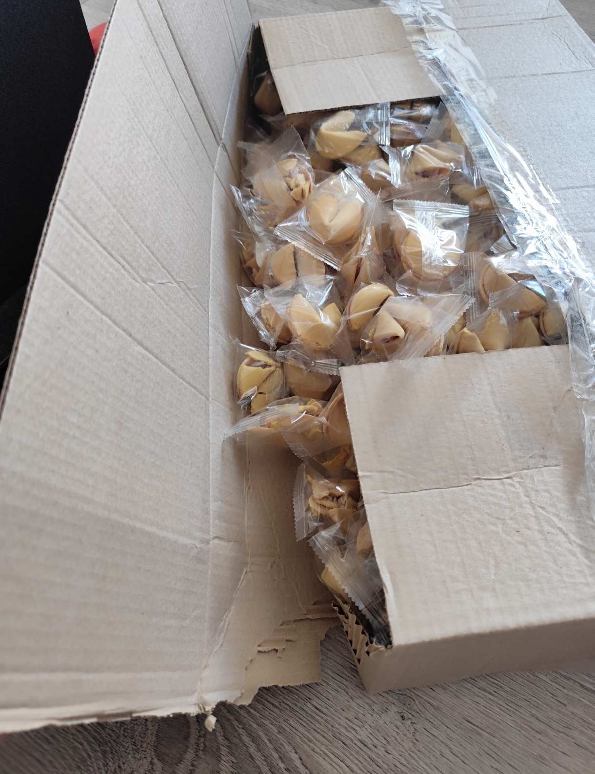 Фотография покупателя товара Печенье песочное с предсказаниями «Стандарт», 250 шт., 1750 г - Фото 21