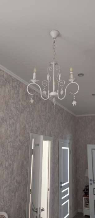 Фотография покупателя товара Люстра BayerLux «Беатрис», 3xE14, 40 Вт, белый с золотой патиной, 56.5×56.5×48.5-105 см - Фото 1