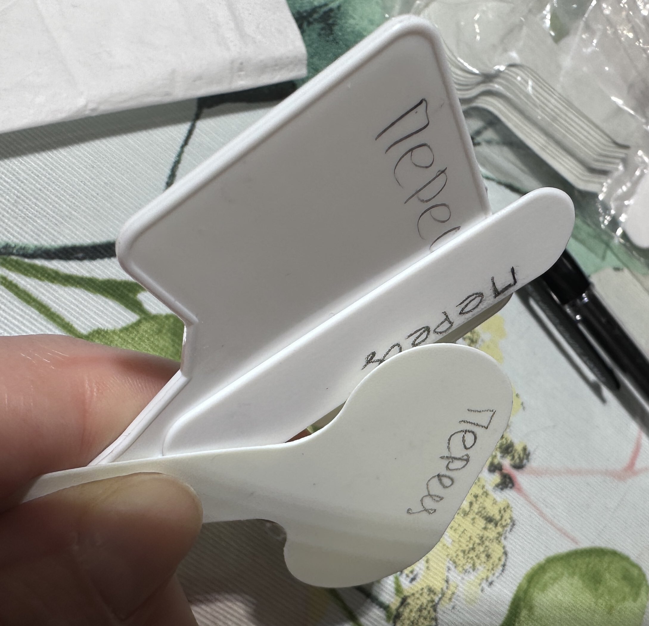 Фотография покупателя товара Таблички садовые, для маркировки растений, 15 см, набор 10 шт., маркер, пластик, белые, Greengo - Фото 3