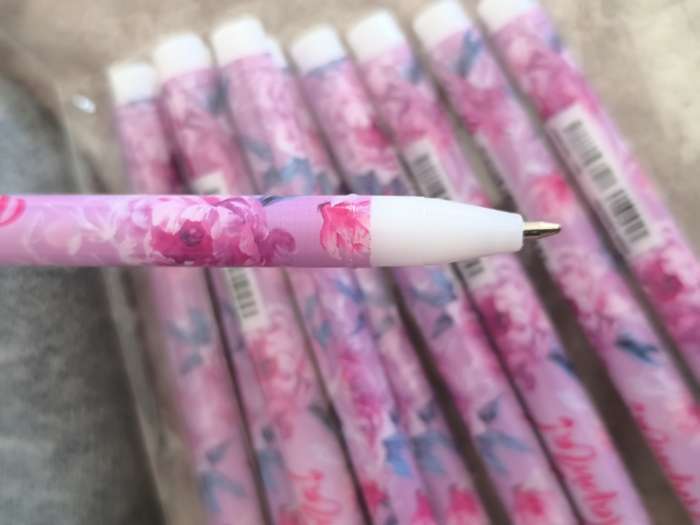 Фотография покупателя товара Ручка шариковая, пластик с колпачком «С 8 Марта!», синяя паста, шариковая 0.5 мм - Фото 3