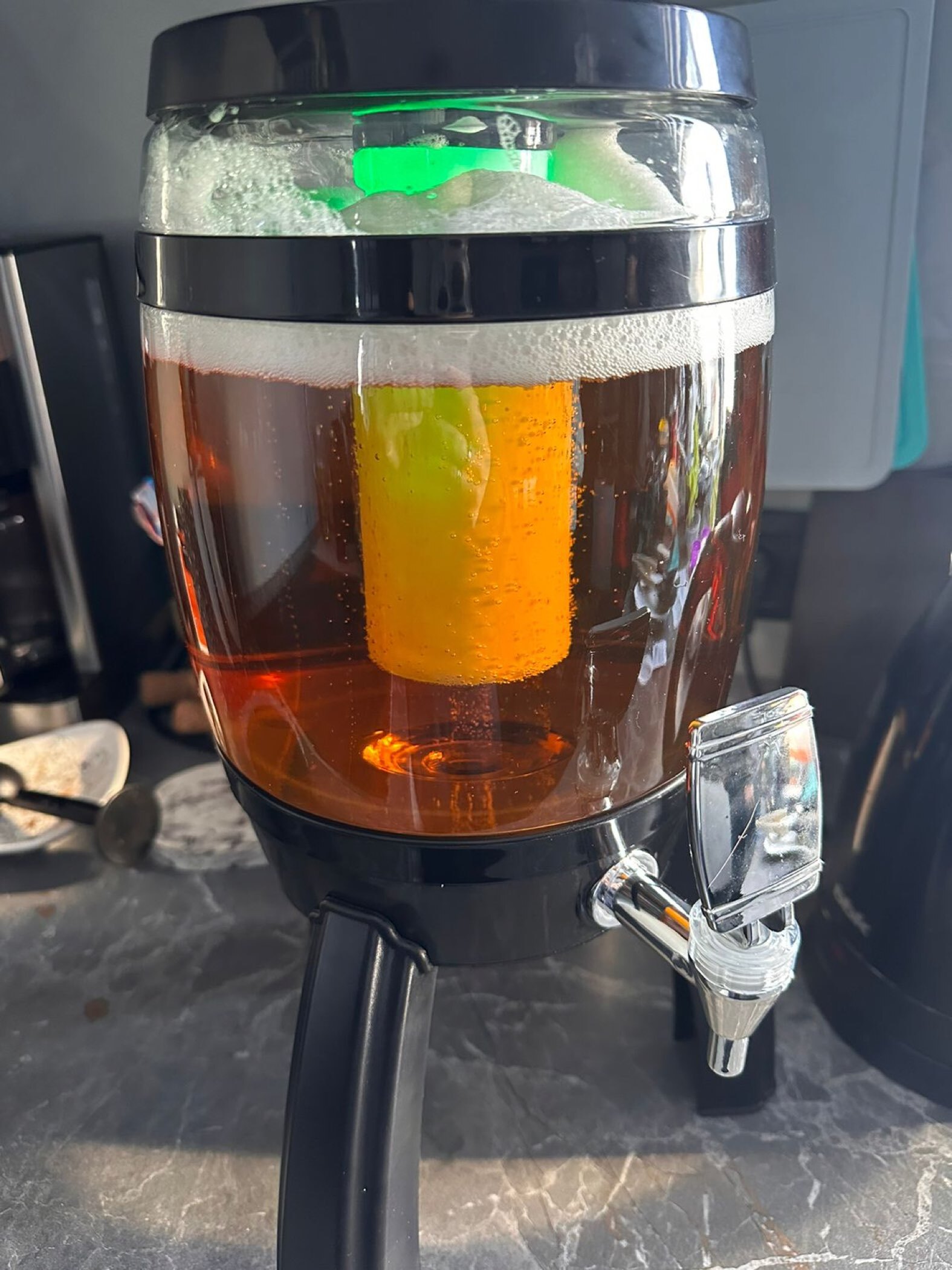 Фотография покупателя товара Пивной бочонок «Банный», колба 3 л, ёмкость для льда, подсветка, пластик, чёрный - Фото 2