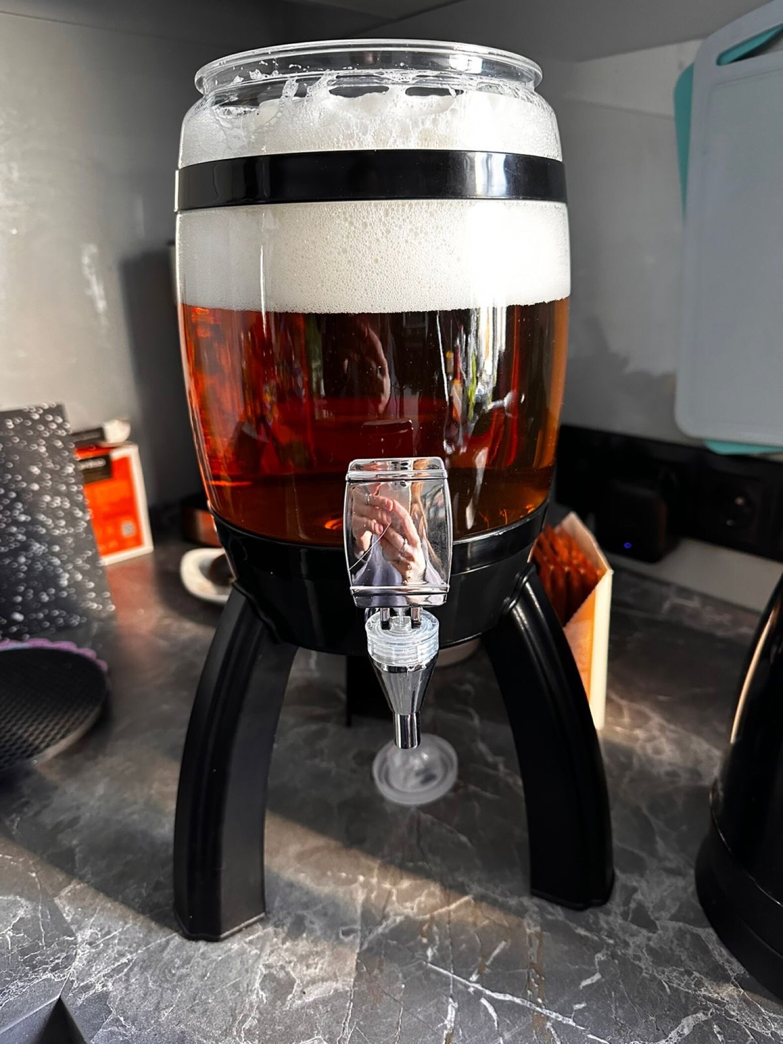 Фотография покупателя товара Пивной бочонок «Банный», колба 3 л, ёмкость для льда, подсветка, пластик, чёрный - Фото 5