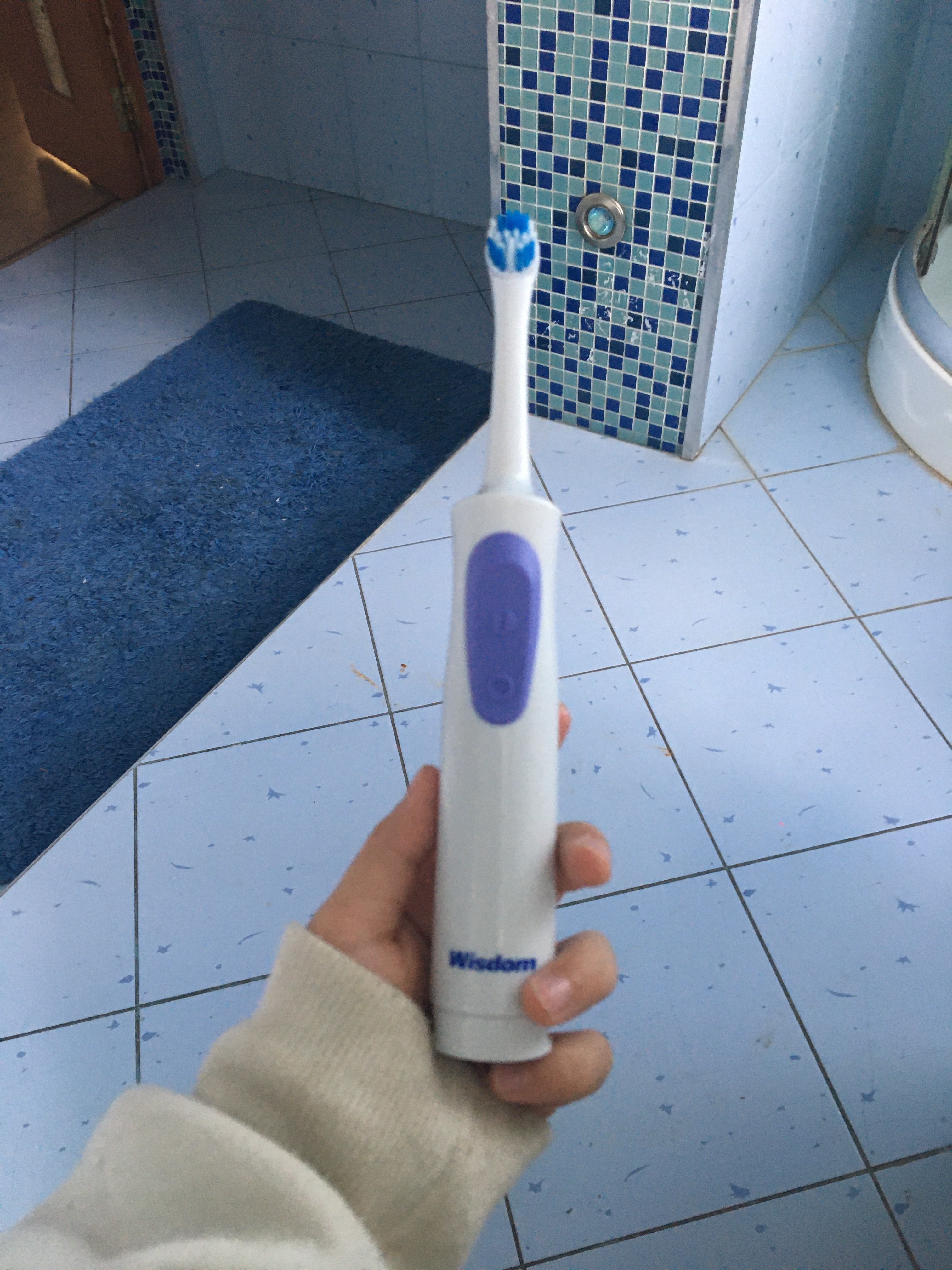Фотография покупателя товара Электрическая зубная щётка Wisdom Spinbrush Whitening, возвр.-вращ. насадка, МИКС, от 2хААА - Фото 1