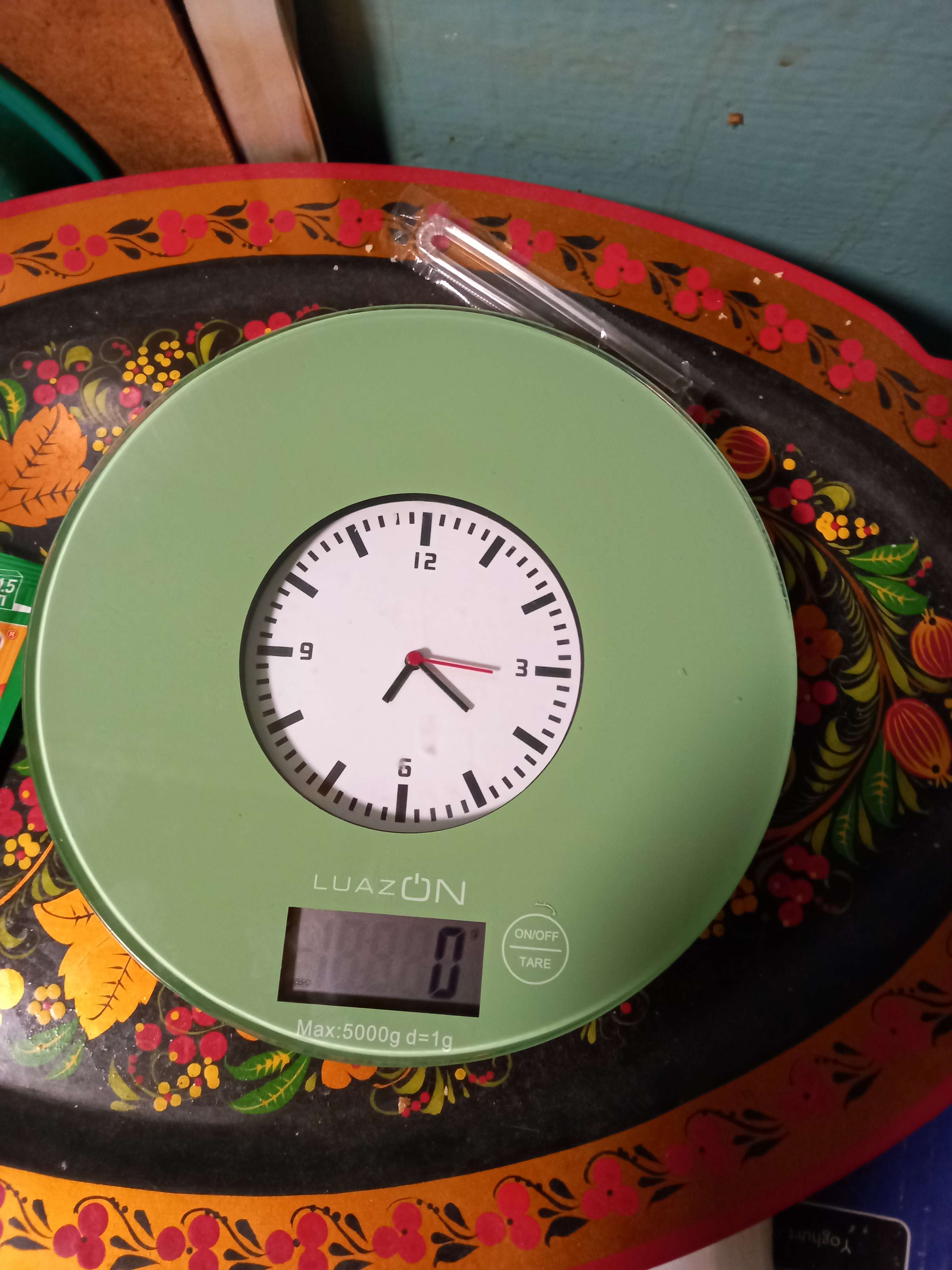 Фотография покупателя товара Весы кухонные Luazon LVK-703, электронные, до 5 кг, встроенные часы, цвет "хаки" - Фото 1
