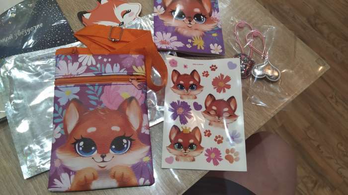 Фотография покупателя товара Подарочный набор для девочки «Зайчик», сумка, набор резинок, блокнот, тату - Фото 1