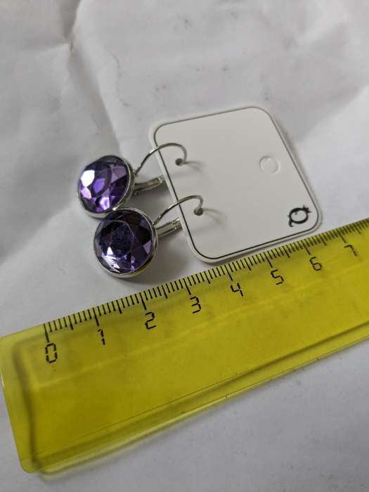 Фотография покупателя товара Серьги со стразами «Яркая классика» в обрамлении, сиреневые в серебре, d=1.4 см - Фото 1