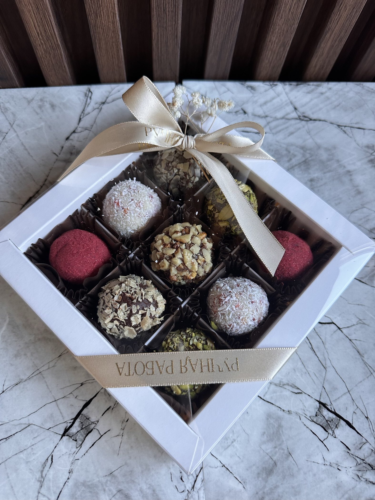 Фотография покупателя товара Лента атласная с тиснением «Ручная работа», 15 мм, 23±1 м, золотая №123 - Фото 3