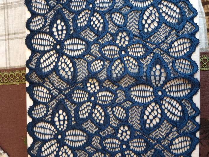 Фотография покупателя товара Кружевная эластичная ткань «Пятилистник», 170 мм, 2.7±0.5 м, чёрная - Фото 2