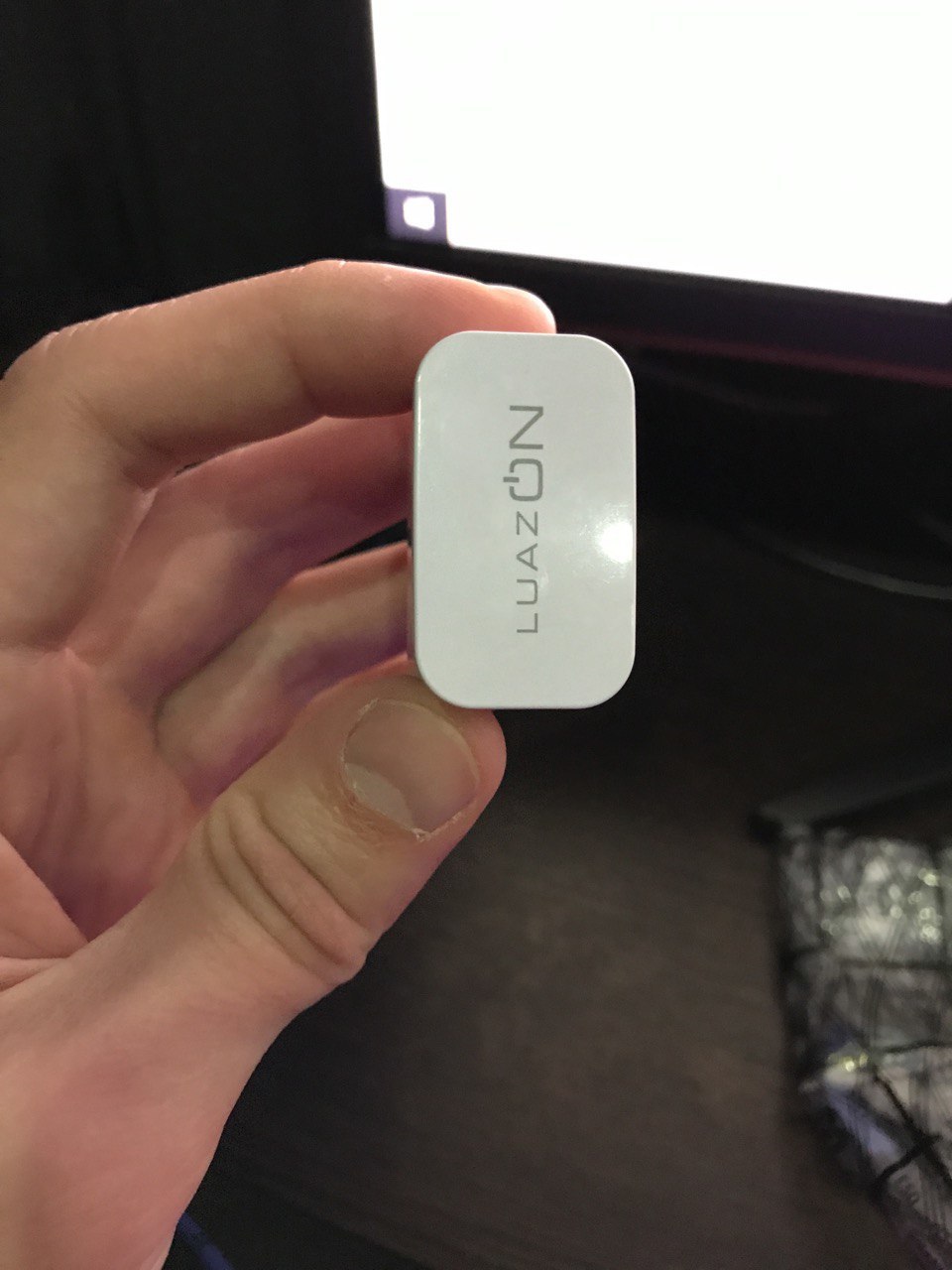 Фотография покупателя товара Сетевое зарядное устройство Luazon LN-100AC, 1 USB, 1 A, белое - Фото 3