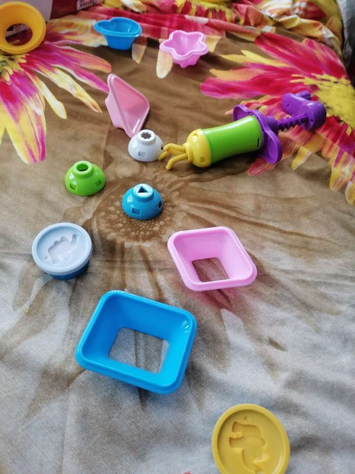 Фотография покупателя товара Набор для игры с пластилином «Сладкие конфетки», 4 баночки с пластилином - Фото 3