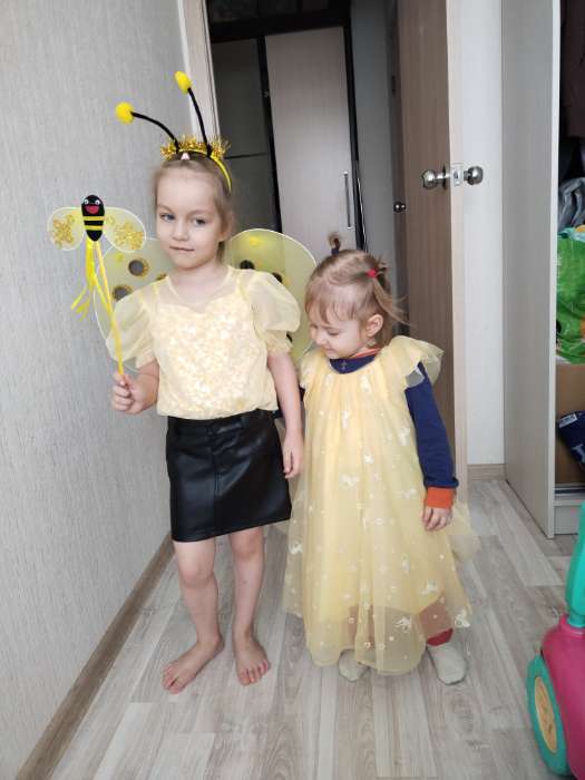 Фотография покупателя товара Карнавальный набор «Пчёлка», 3 предмета: ободок, крылья, жезл - Фото 3