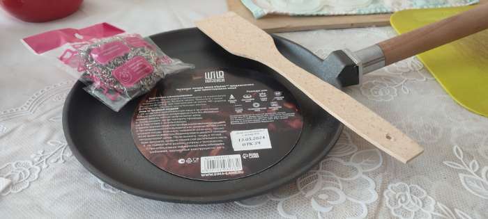 Фотография покупателя товара Сковорода блинная Wild Kitchen, d=24 см, лопатка и губка в комплекте, чугун - Фото 2