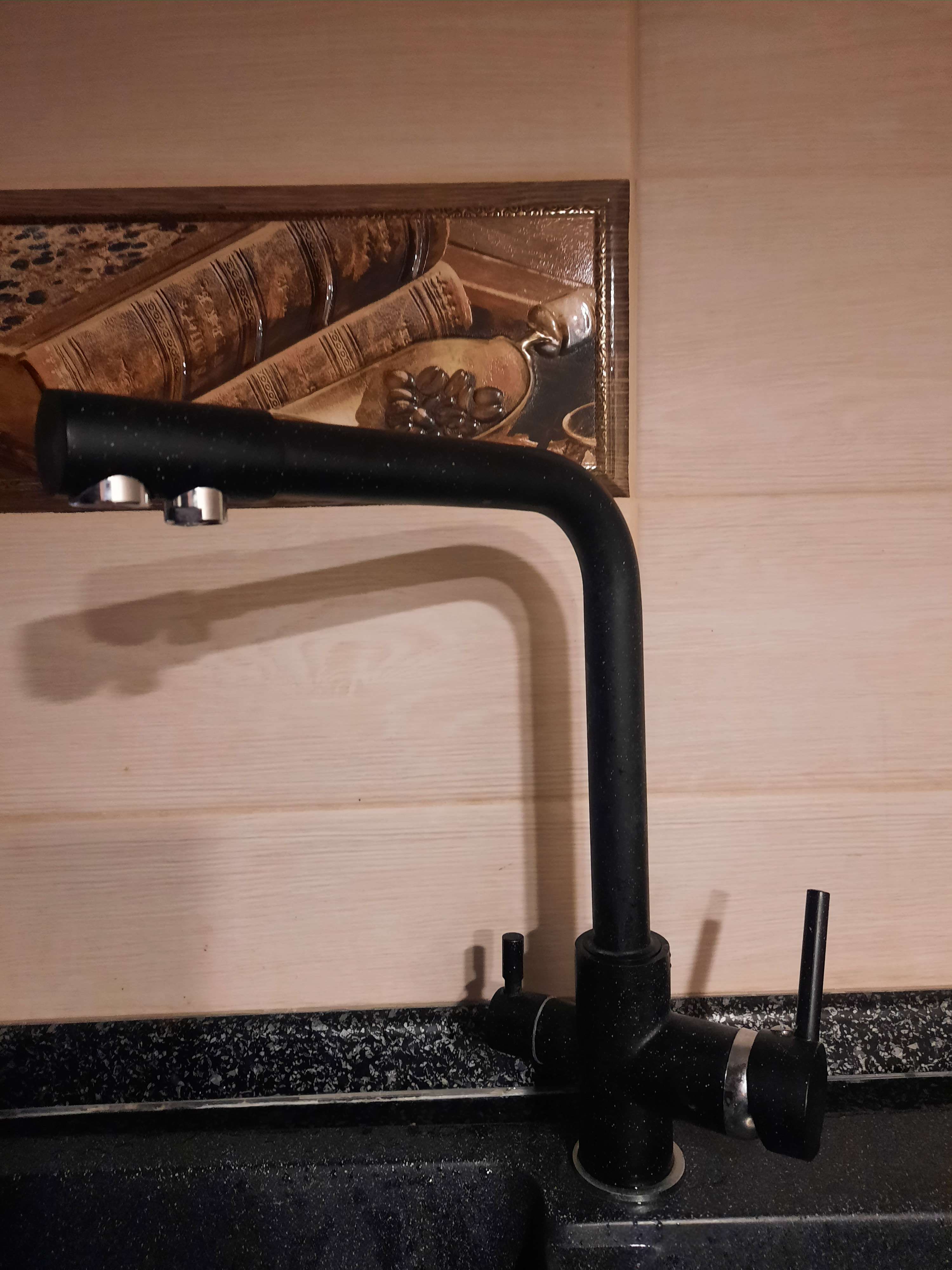 Фотография покупателя товара Смеситель для кухни ZEIN Z1303, двухрычажный, с выходом для питьевой воды, латунь, черный - Фото 4