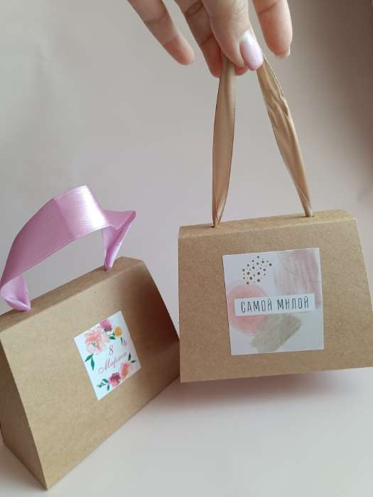 Фотография покупателя товара Подарочная коробка складная «Сумочка» с ручкой лентой, крафт, 12×9×6 см - Фото 12