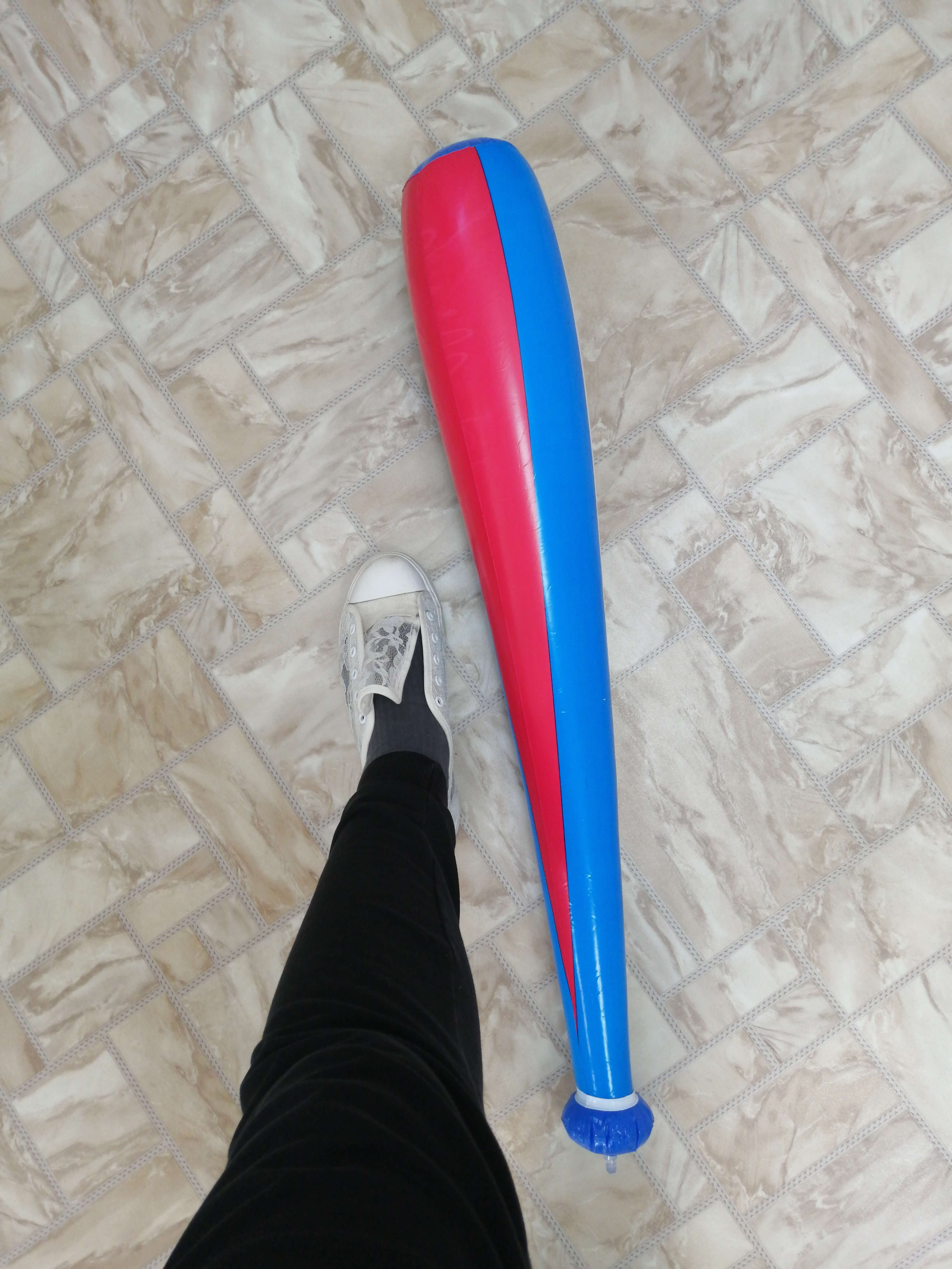 Фотография покупателя товара Надувная игрушка «Бита», 85 см, цвет МИКС
