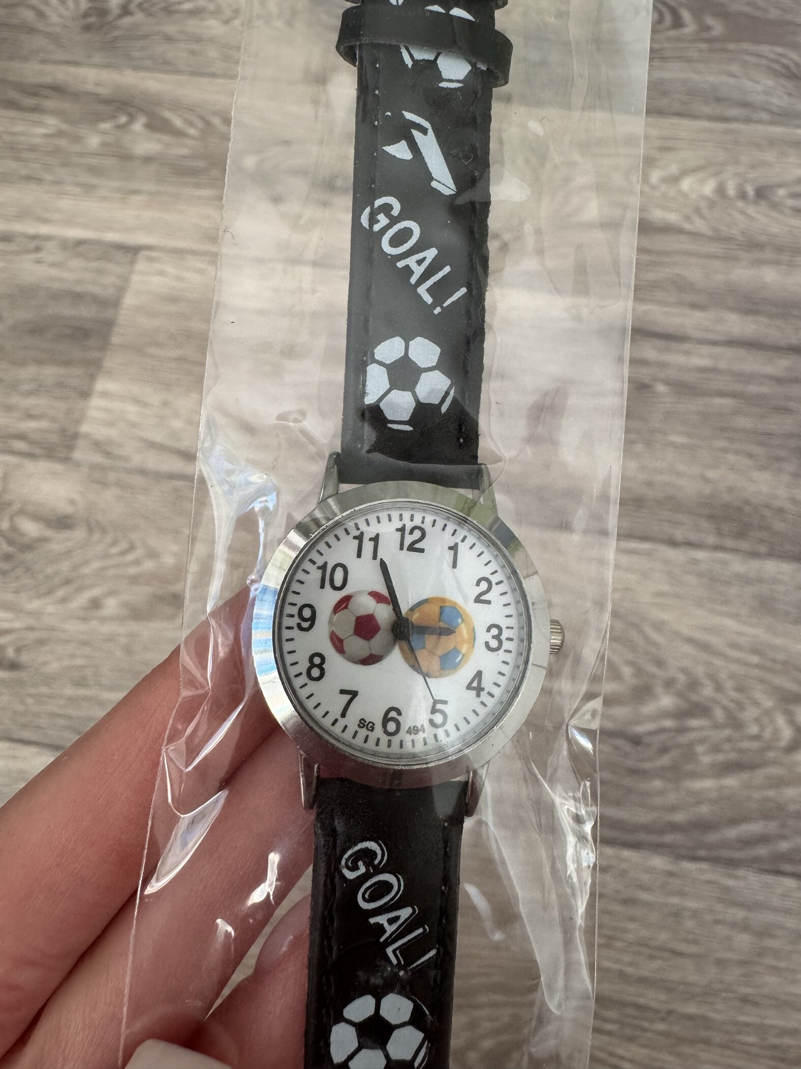 Фотография покупателя товара Часы наручные детские «Футбол», кварцевые, ремешок экокожа - Фото 1