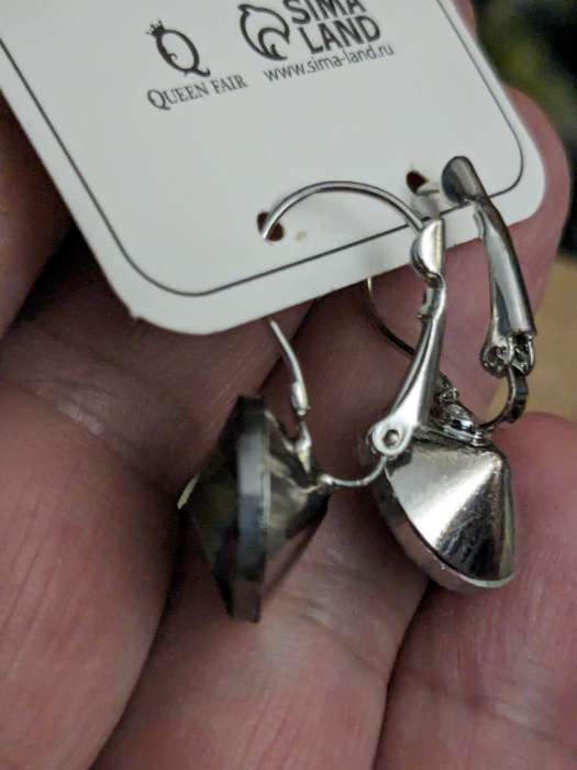 Фотография покупателя товара Серьги со стразами «Яркая классика», синие в серебре, d=1.4 см - Фото 3