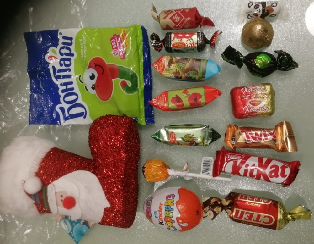 Фотография покупателя товара Подарочная упаковка «Сапожок», Дед Мороз, красный цвет