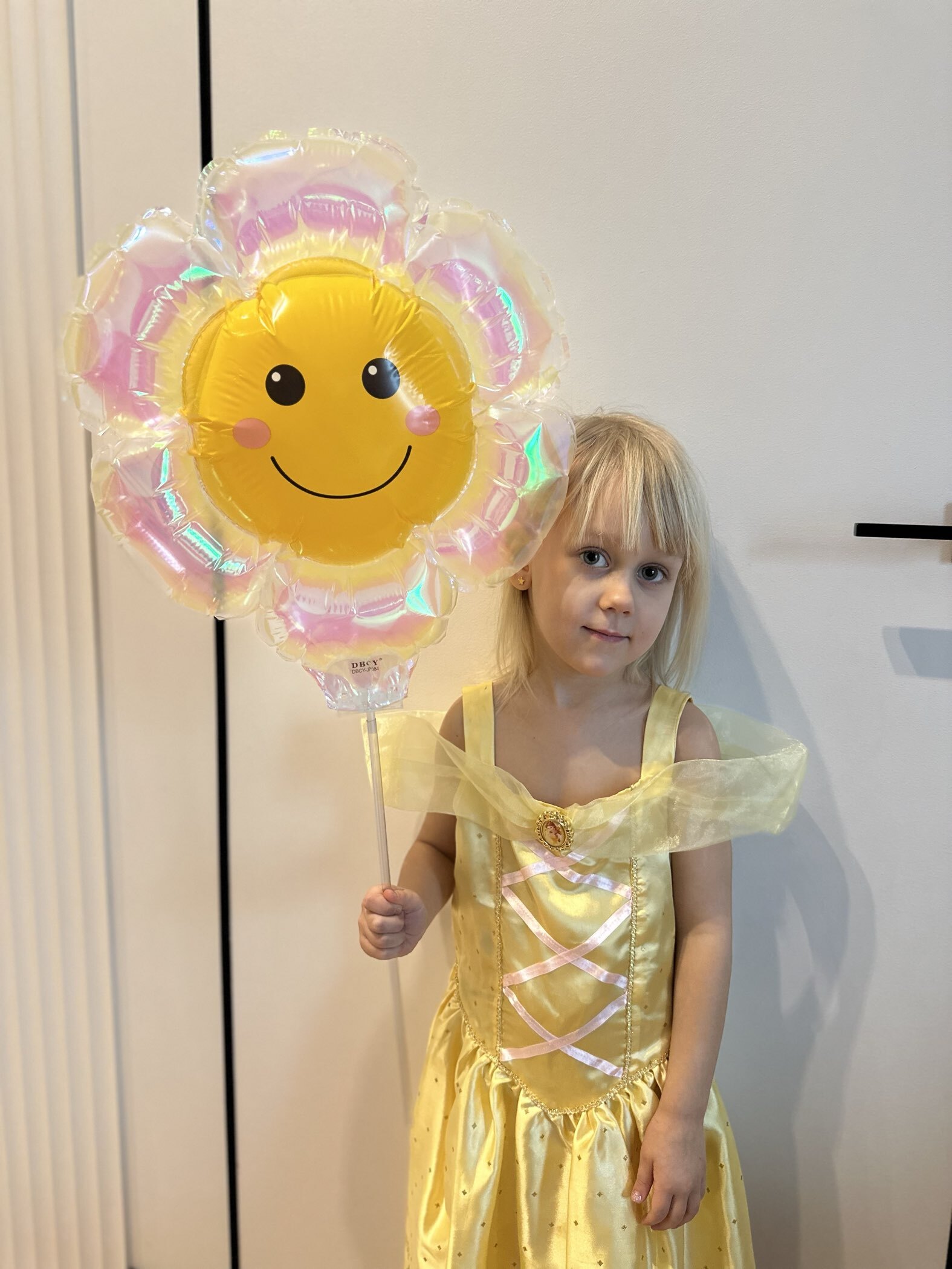 Фотография покупателя товара Воздушный шар полимерный 16" «Ромашка белая с пчёлкой», для палочки - Фото 1