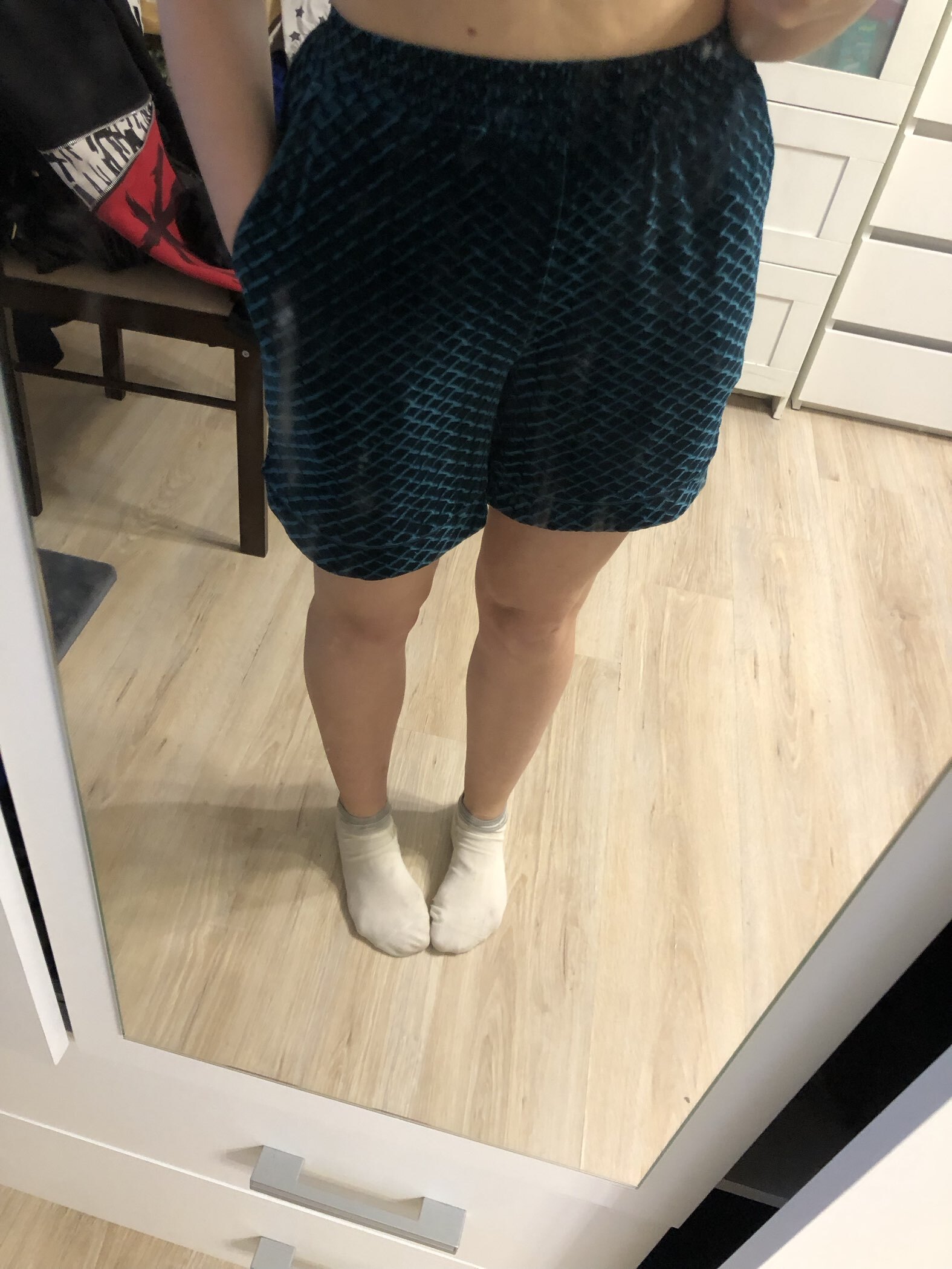 Фотография покупателя товара Шорты женские KAFTAN «Бархат», размер 48, чёрные - Фото 1