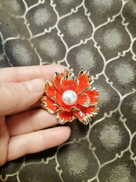 Фотография покупателя товара Брошь «Цветок» морской, цвет красно-белый в золоте - Фото 1