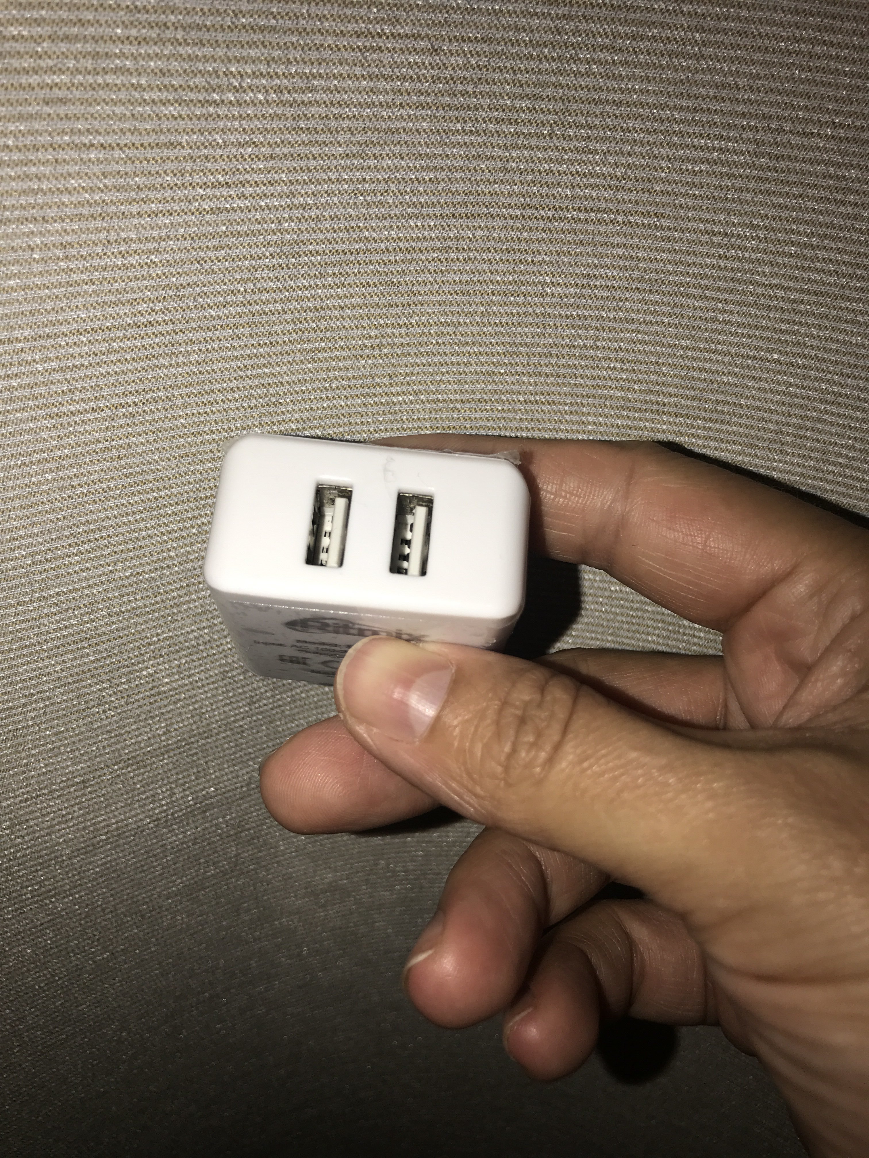 Фотография покупателя товара Сетевое зарядное устройство Ritmix RM-2025AC WHITE, 2 USB, 2 А, белое - Фото 1