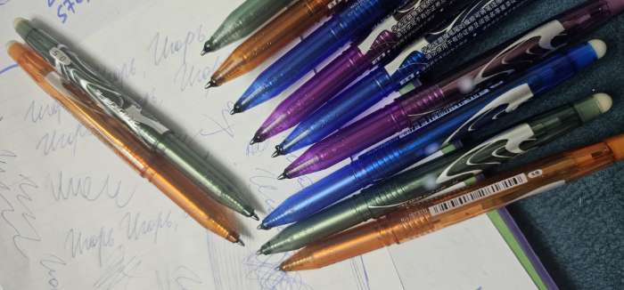 Фотография покупателя товара Стираемая ручка, шариковая, синий стержень, узел 0.5 мм, МИКС - Фото 5