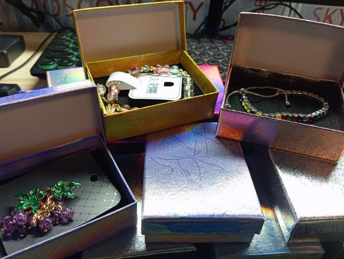 Фотография покупателя товара Браслет «Радость» монетка и бабочки, цвет бело-сиреневый в серебре, d=7 см - Фото 1