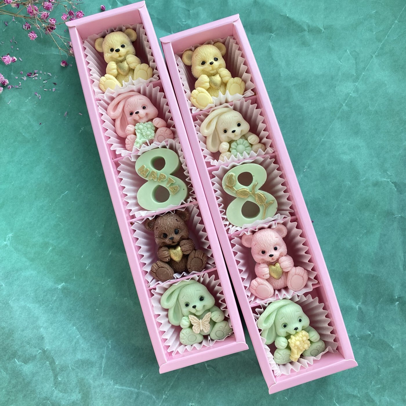 Фотография покупателя товара Коробка для 5 конфет с окном, с тонкими разделителями, белый 21×5.5×3.3 см - Фото 7