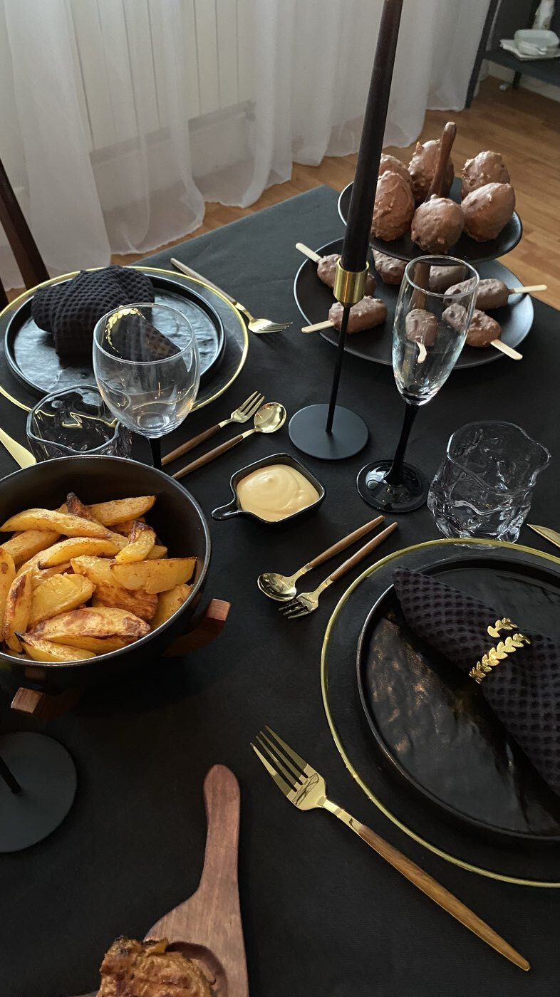 Фотография покупателя товара Блюдо фарфоровое для подачи Magistro «Галактика», 27×12.5 см, чёрный - Фото 10