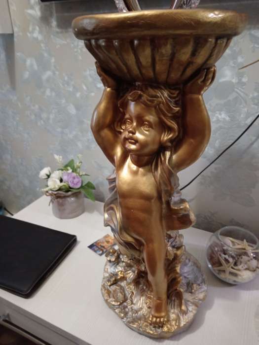 Фотография покупателя товара Фигурное кашпо гипс «Ангел с чашей», под бронзу с серебром, 0.6 л, 24×50×24 см - Фото 3