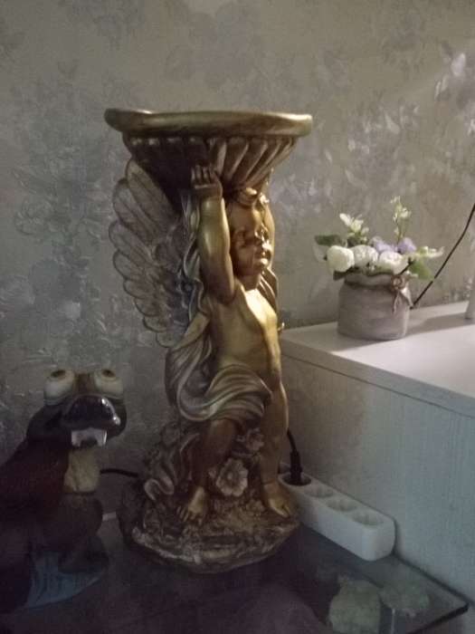 Фотография покупателя товара Фигурное кашпо гипс «Ангел с чашей», под бронзу с серебром, 0.6 л, 24×50×24 см - Фото 2