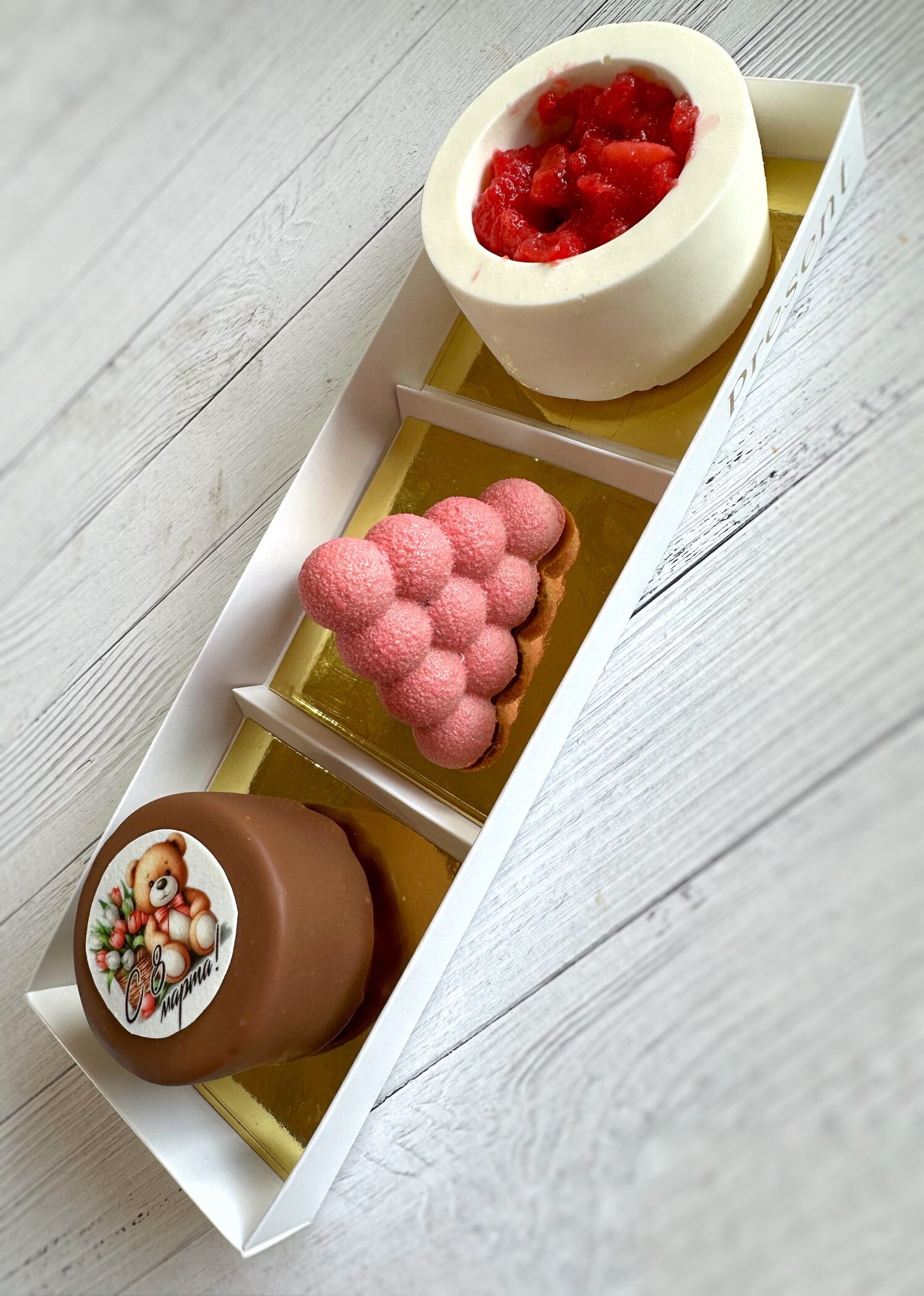 Фотография покупателя товара Форма для выпечки и муссовых десертов KONFINETTA «Рафаэль», силикон, 28.5×21.5×5 см, 6 ячеек (7×4.9 см), серая - Фото 1