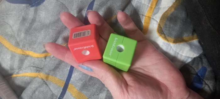 Фотография покупателя товара Точилка 1 отверстие с контейнером ErichKrause "S-Cube" с контейнером, МИКС 4 вида - Фото 2