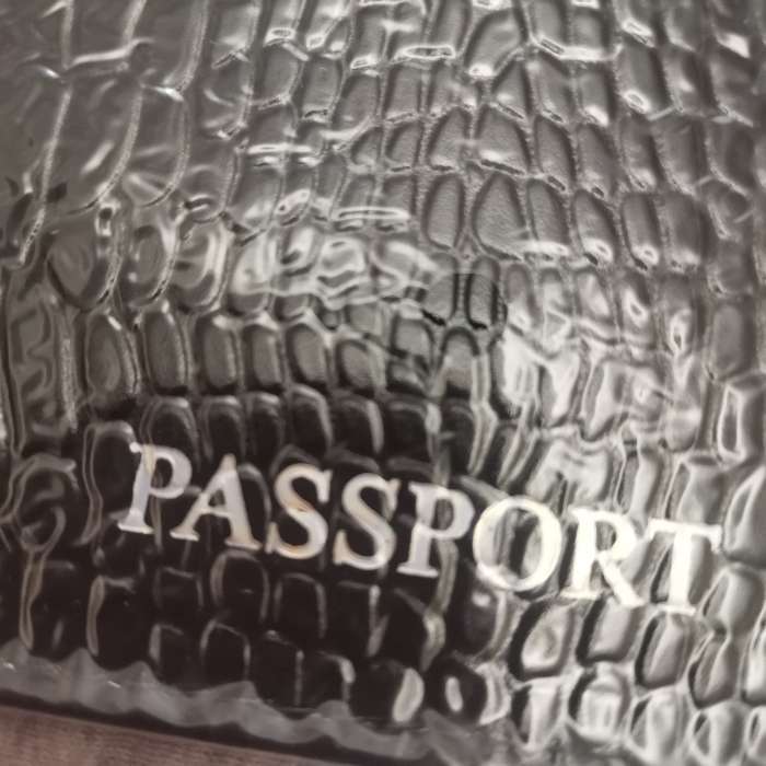 Фотография покупателя товара Обложка для паспорта, тиснение фольга, крокодил, цвет чёрный - Фото 6