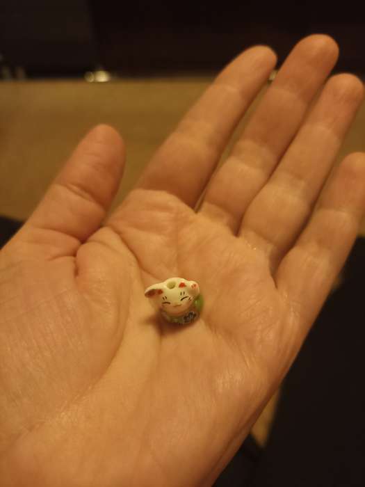 Фотография покупателя товара Фигурка керамика «Манэки-нэко с веером и в цветах», 1.2×0.6×1.5 см, МИКС - Фото 1