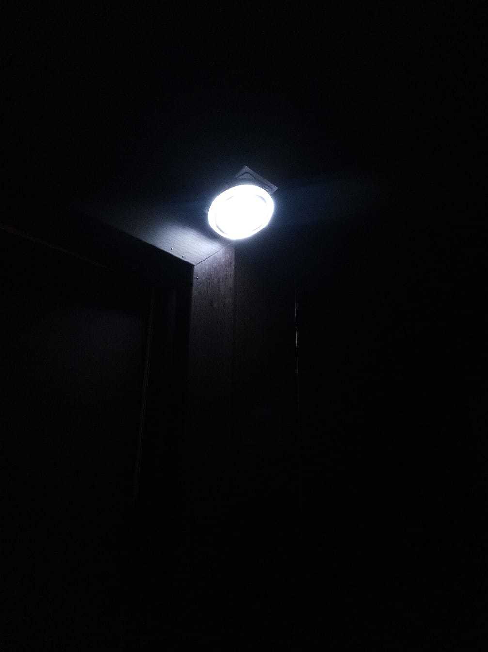 Фотография покупателя товара Светильник светодиодный с датчиком движения, 6LED, 2.5 Вт, от батареек 3хAAA, 3000К, свечение тёплое белое - Фото 14