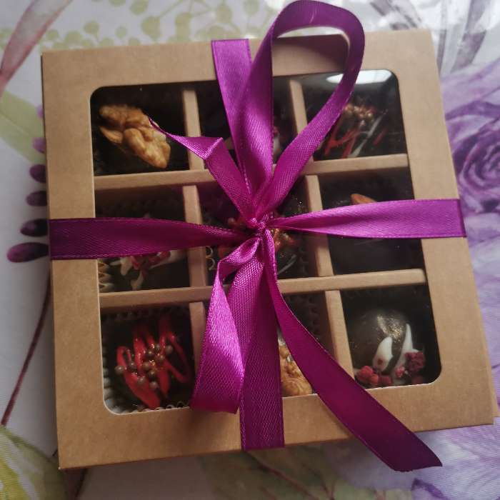 Фотография покупателя товара Коробка под 9 конфет с обечайкой, розовый, 14,5 х 14,5 х 3,5 см - Фото 15