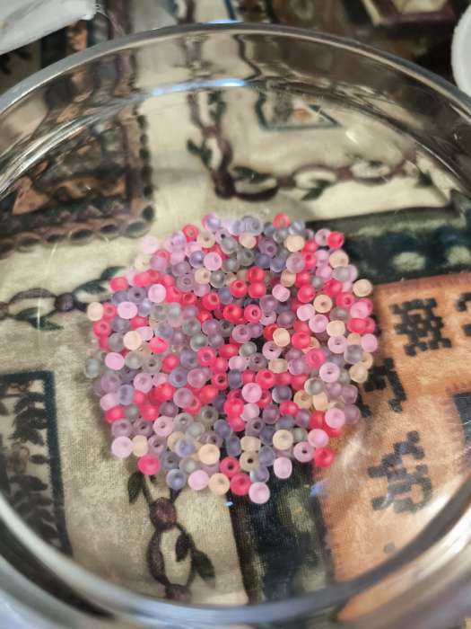 Фотография покупателя товара Бисер стекло 8/0 «Матовый полупрозрачный. Меланж голубой», 10 г - Фото 4