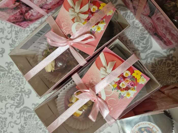 Фотография покупателя товара Коробка для 2 капкейка с прозрачной крышкой, «Сердечки», 16×8×10 см - Фото 6