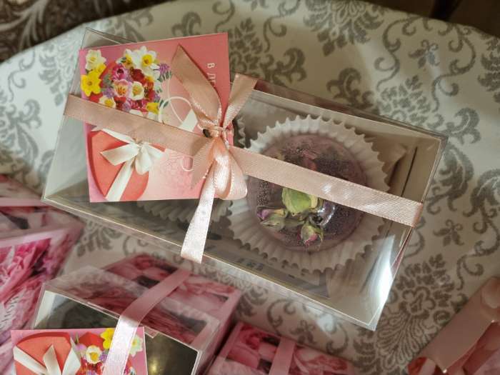 Фотография покупателя товара Коробка для 2 капкейка с прозрачной крышкой, «Сердечки», 16×8×10 см - Фото 1