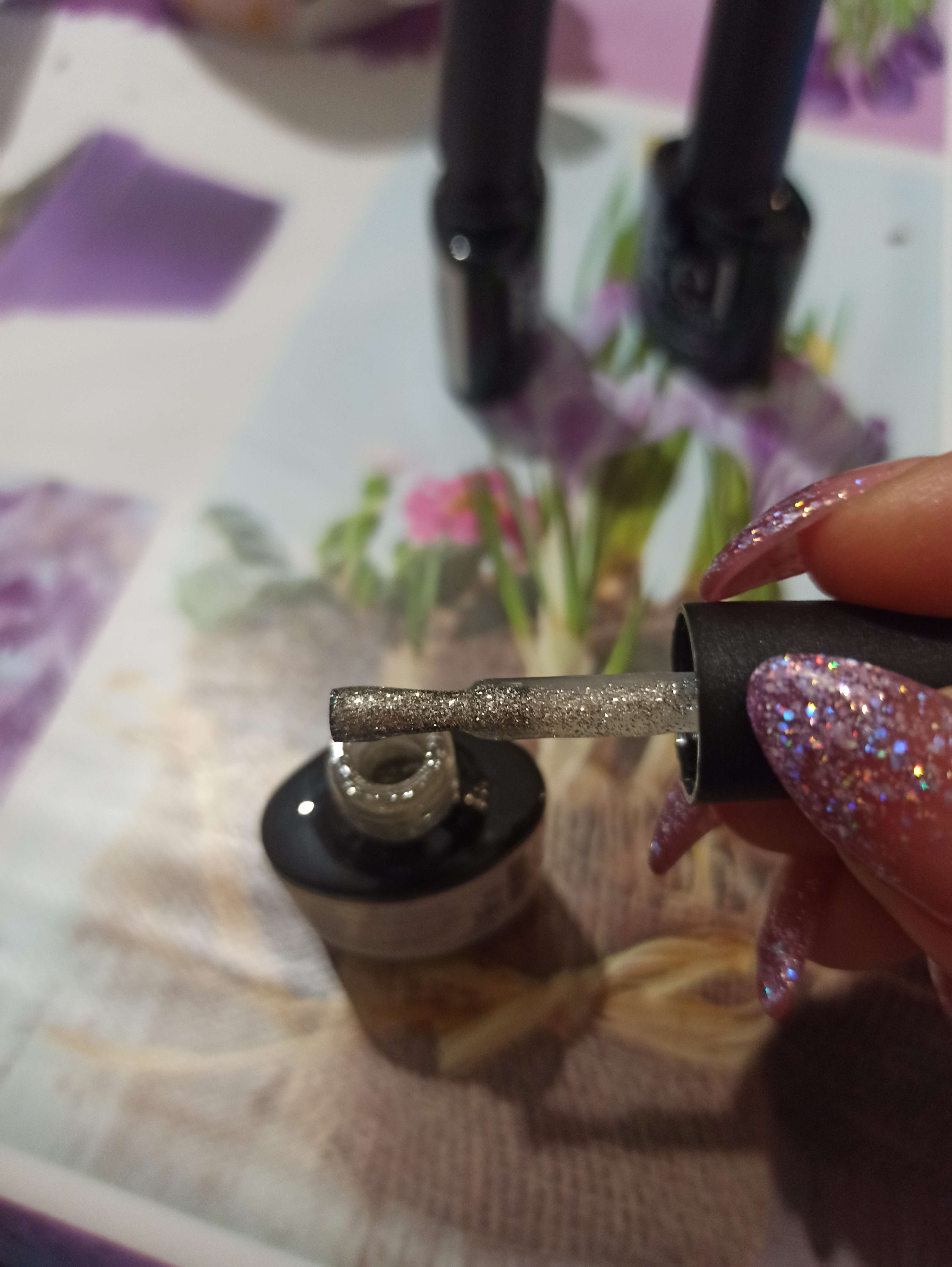 Фотография покупателя товара Гель-лак для ногтей "Сверкающая платина", трёхфазный LED/UV, 10мл, цвет 002 коричневый - Фото 3