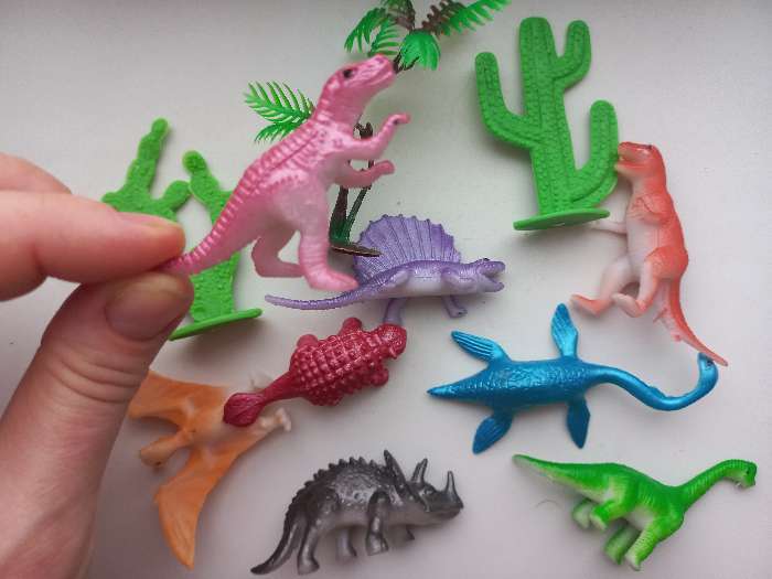 Фотография покупателя товара Набор животных с декорациями «Эра динозавров», 10 животных, по методике Монтессори, для детей - Фото 1